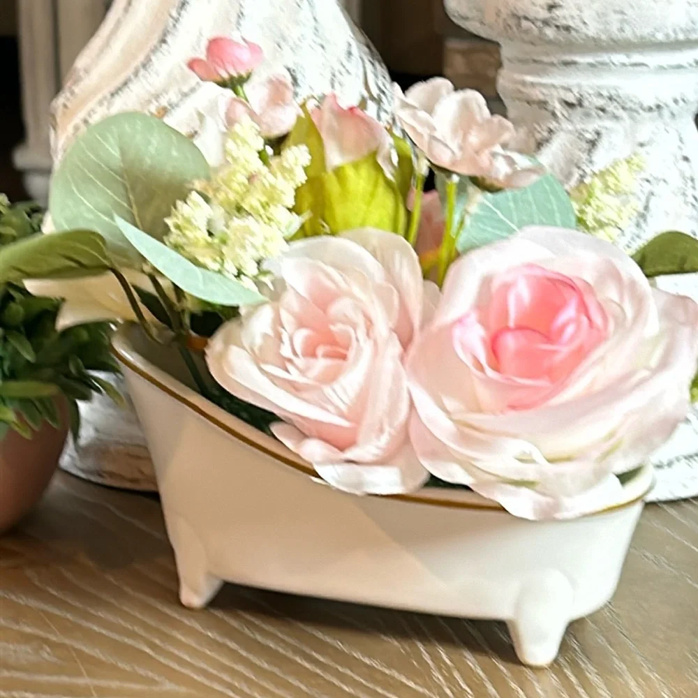 NEW! Shabby Chic Vintage Claw Foot Ceramic Bathtub Roses Faux Floral Arrangement